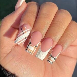 ✨3D Clueless Inspired Plaid Press on Nails NWT ✨